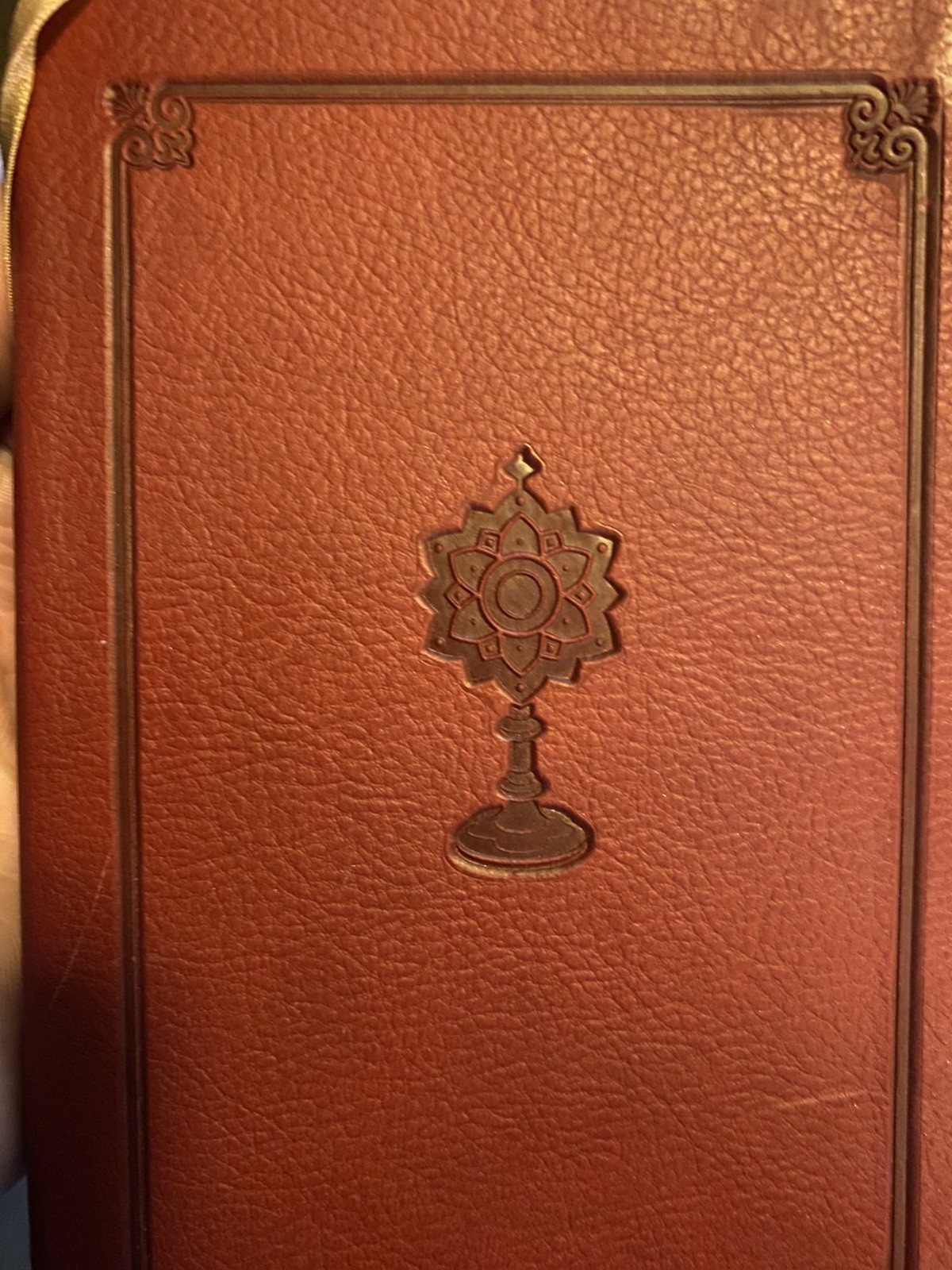 Manual for Eucharistic Adoration by The Poor Clares of Perpetual Adoration