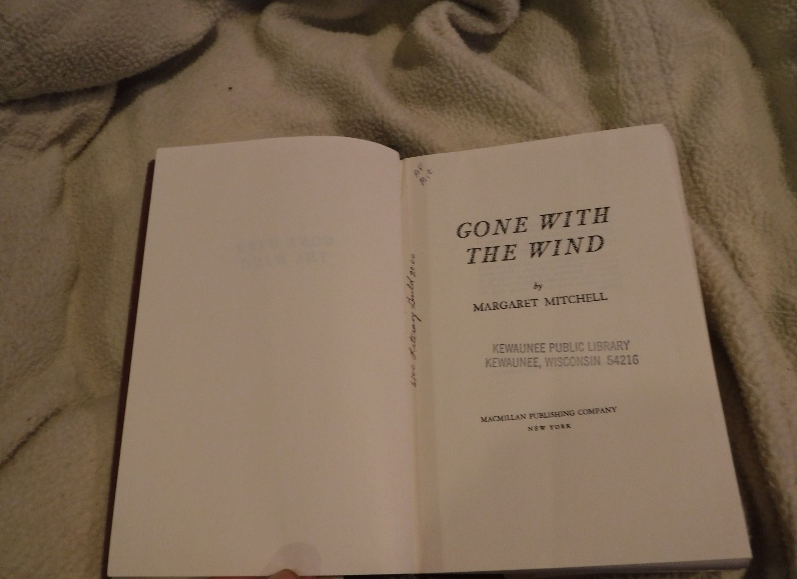 GONE WITH THE WIND BY MARGARET MITCHELL 1964 ED MACMILLIAN NOVEL CIVIL WAR