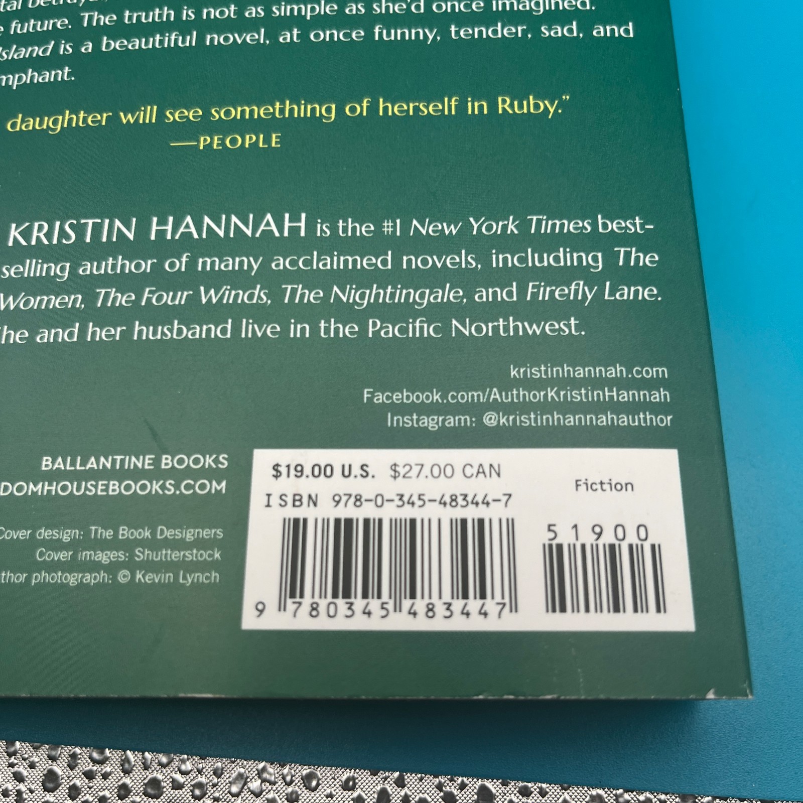 Summer Island: A Novel Teal/Turquoise Green Kristin Hannah PB