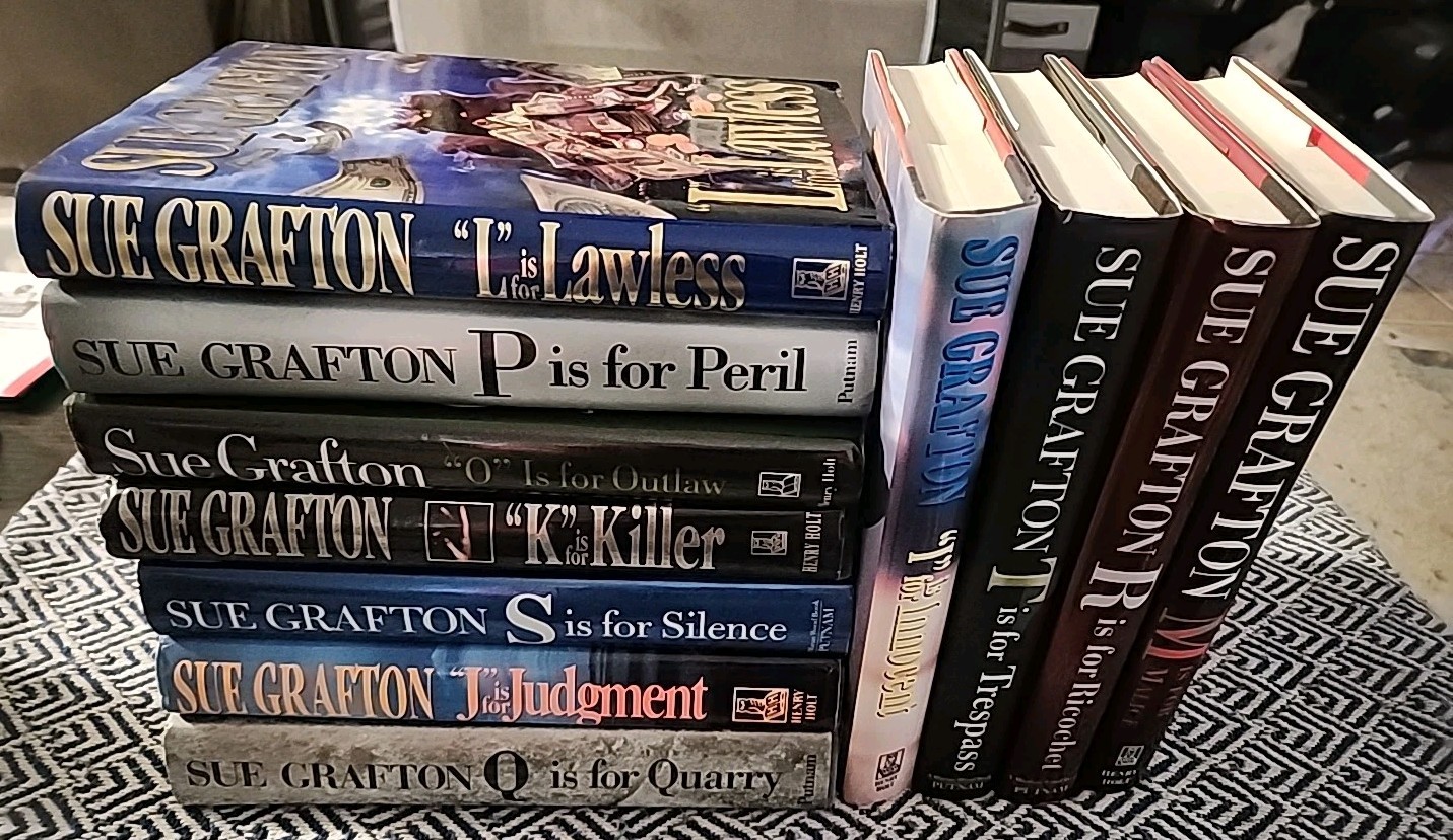 Sue Grafton Alphabet Mystery Lot Of 11, ALL 1st Edition All HC 2 AUTOGRAPHED