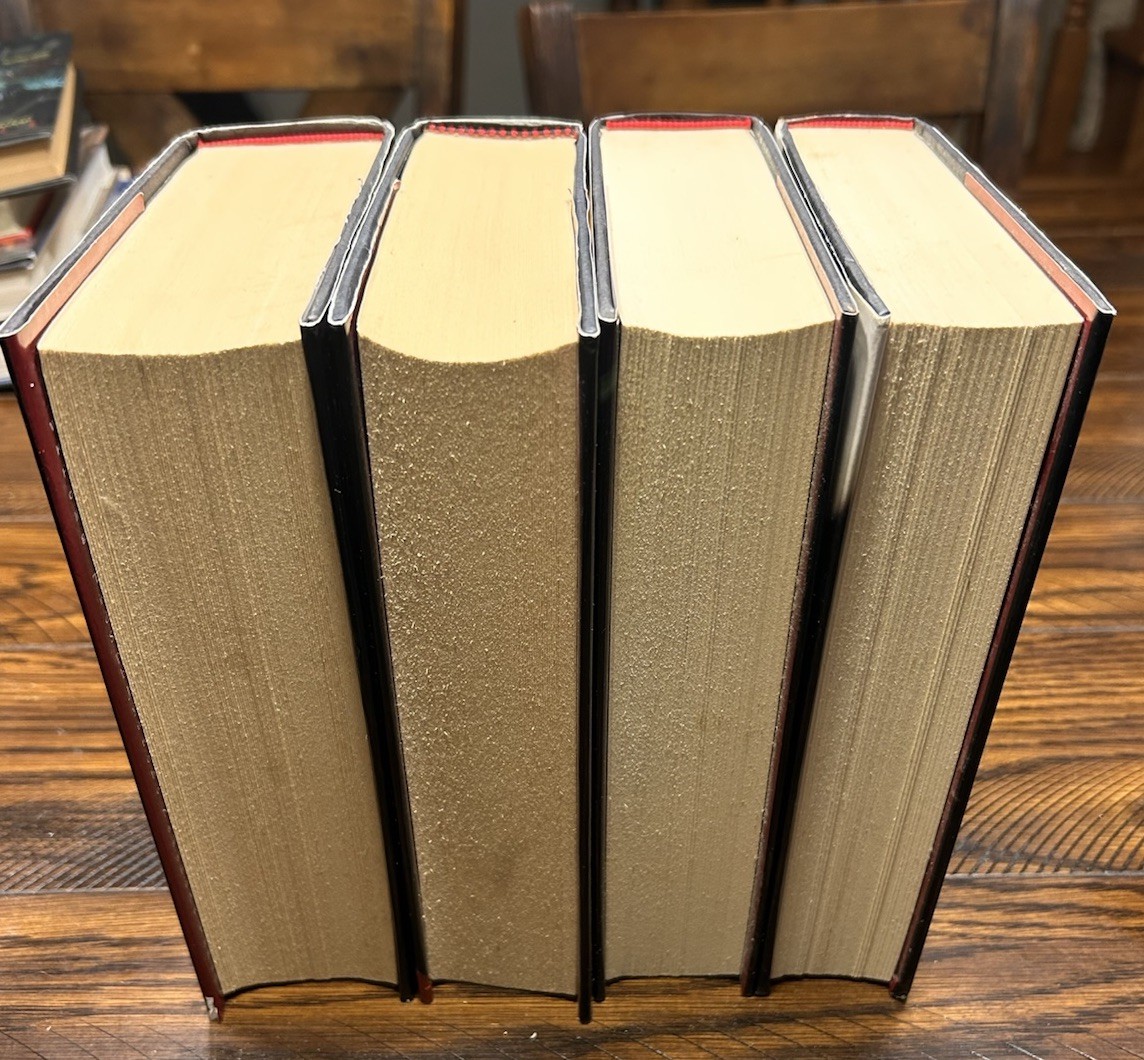 Twilight Saga 4 Book Set Stephenie Meyer Twilight New Moon Eclipse Breaking Dawn