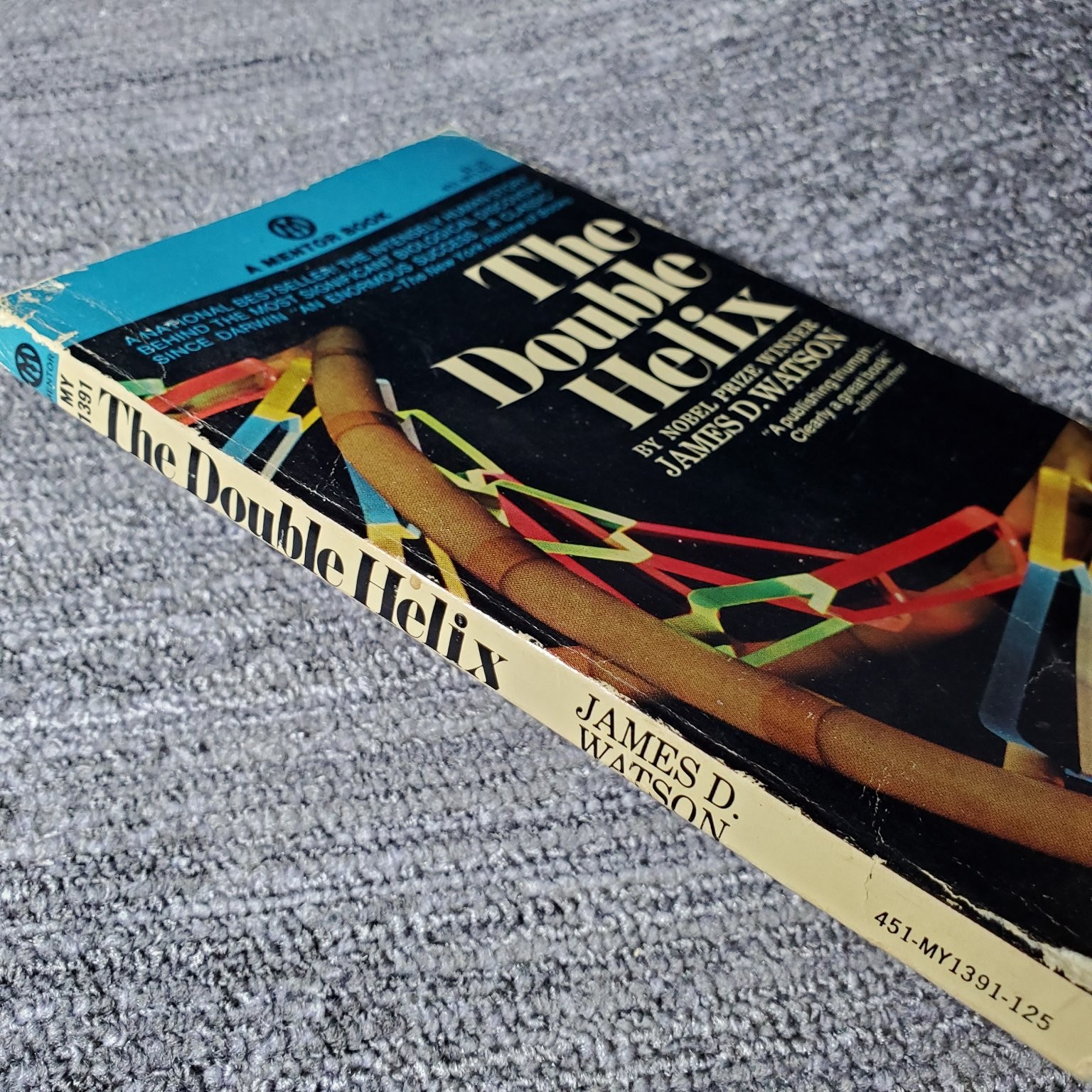 The Double Helix James D. Watson 1969 DNA Science Mentor Paperback Book