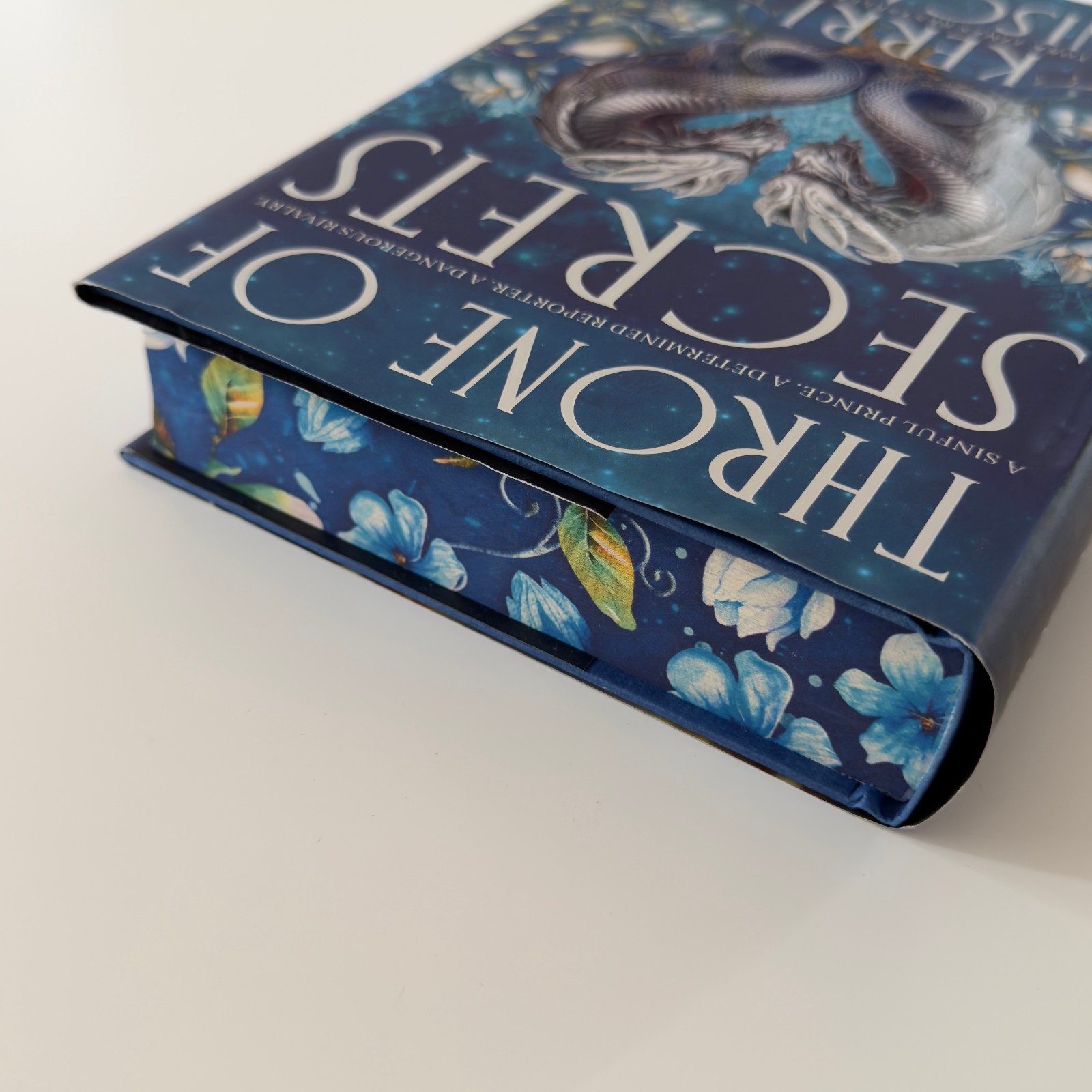 THRONE OF SECRETS Kerri Maniscalco HCDJ Hardcover Fairyloot Exclusive Edition