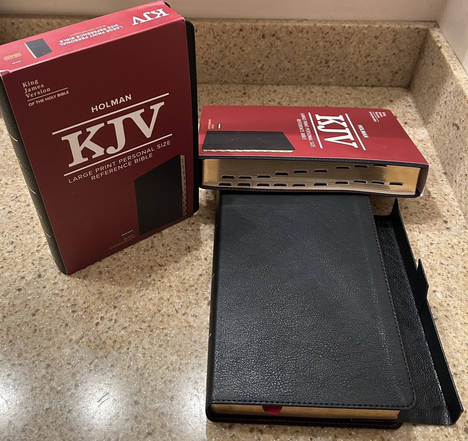 KJV MAGNETIC CLOSURE INDEXED LARGE PRINT(11.25pt) Black Leathrsft Personal Bible