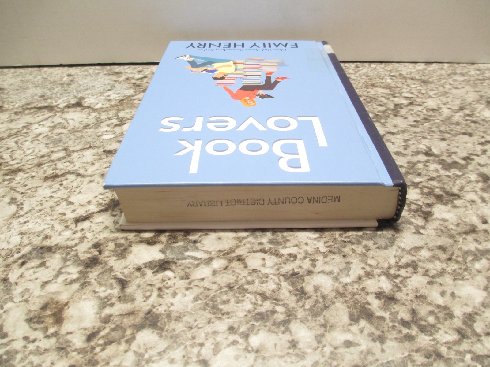Book Lovers : Large Print – Emily Henry – Hard Cover