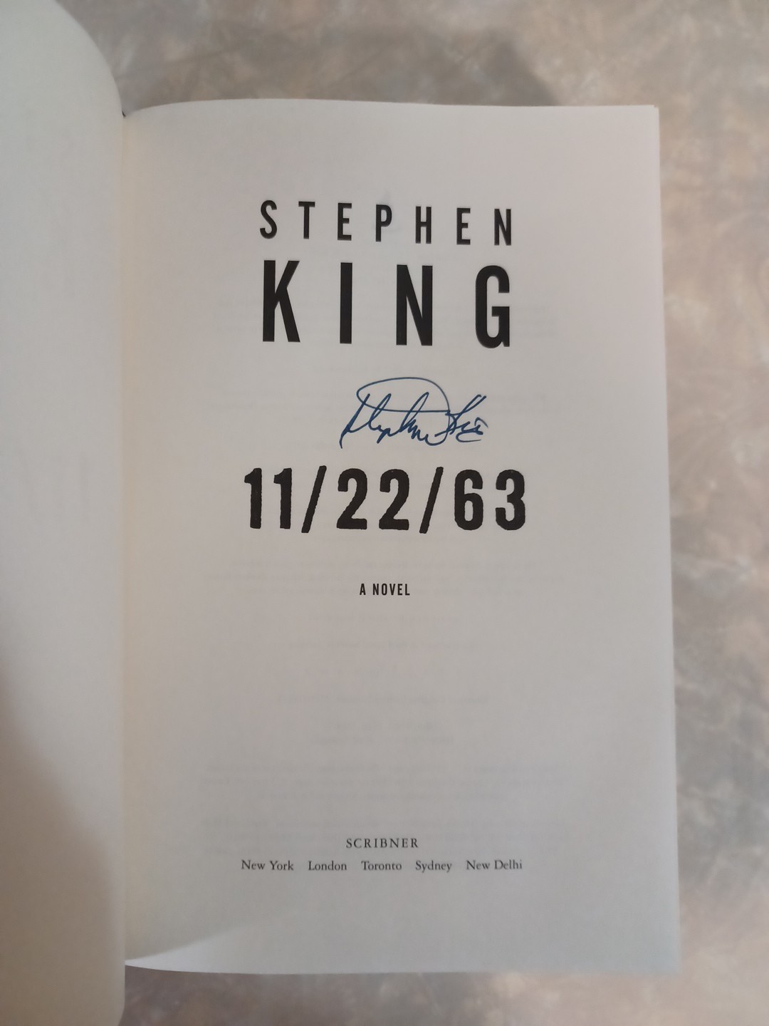 11/22/63 – Stephen King SIGNED HCDJ 1st Edition/1st Printing