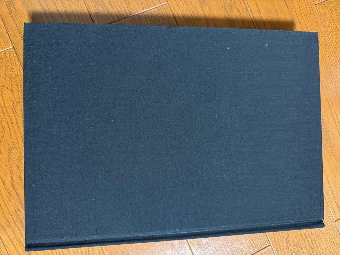 Michael Jackson King of Pop PhotoBook with Autograph Certificate Rare Collectibl