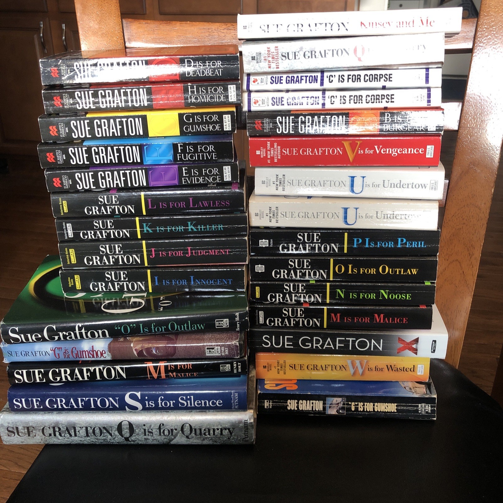 Your Choice SUE GRAFTON Alphabet Mystery Books — Many Different Titles