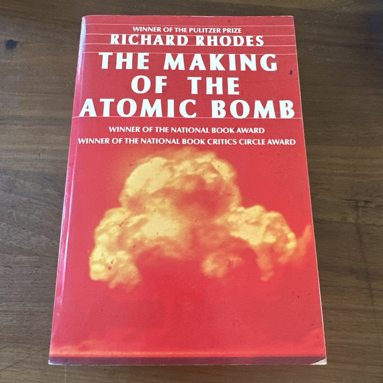 The Making Of the Atomic Bomb Richard Rhodes Touchstone PB 1986 Science History