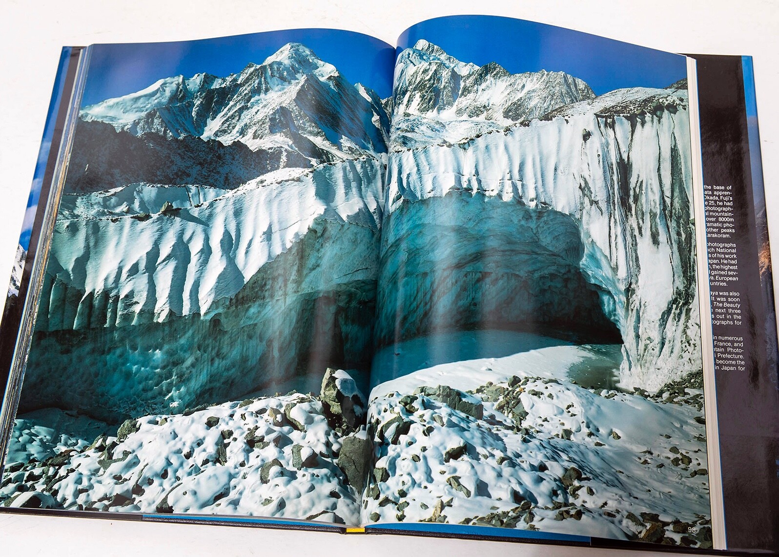 SHIRO SHIRAHATA – THE KARAKORAM: MOUNTAINS OF PAKISTAN – Hardcover