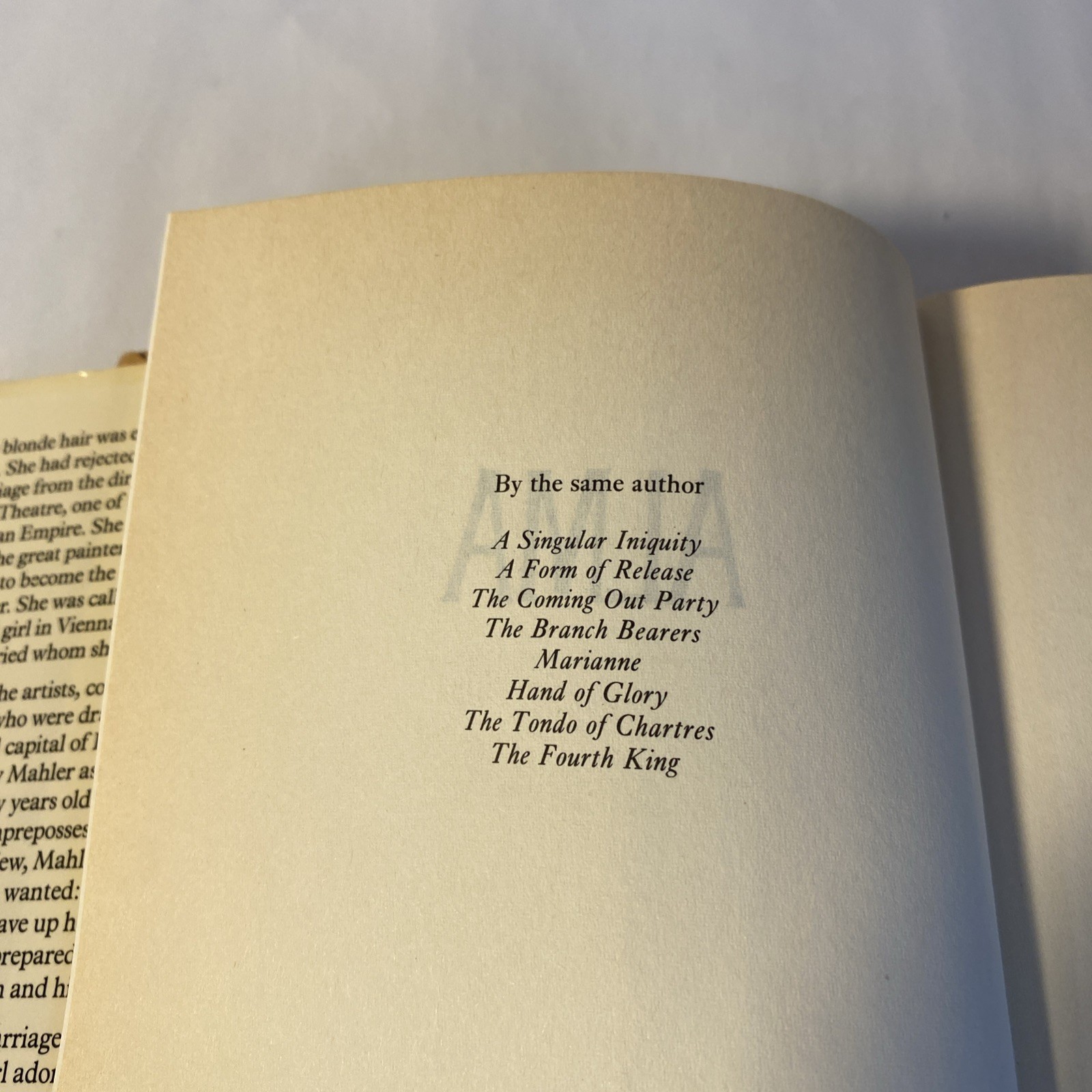 Glen Petrie ALMA Weidenfeld and Nicolsen 1989 HC/DJ First Edition