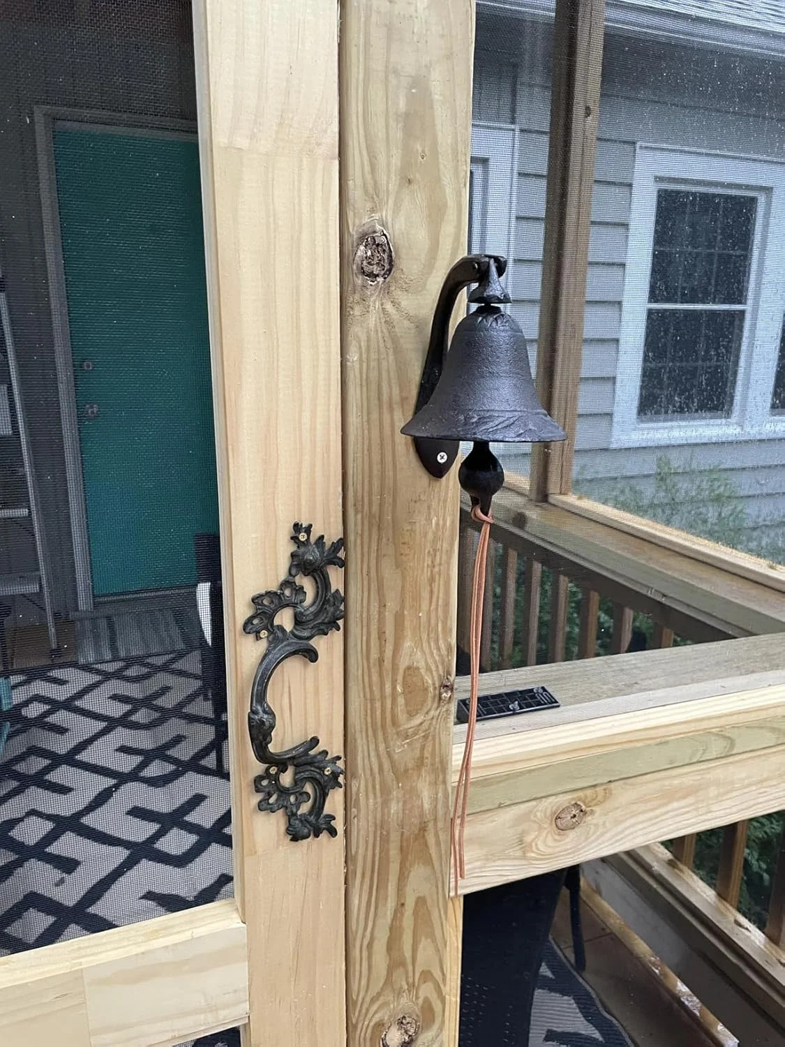 Iron Logan Dinner Bell – Feel The Vibe of Traditional Family Meals and Gathering