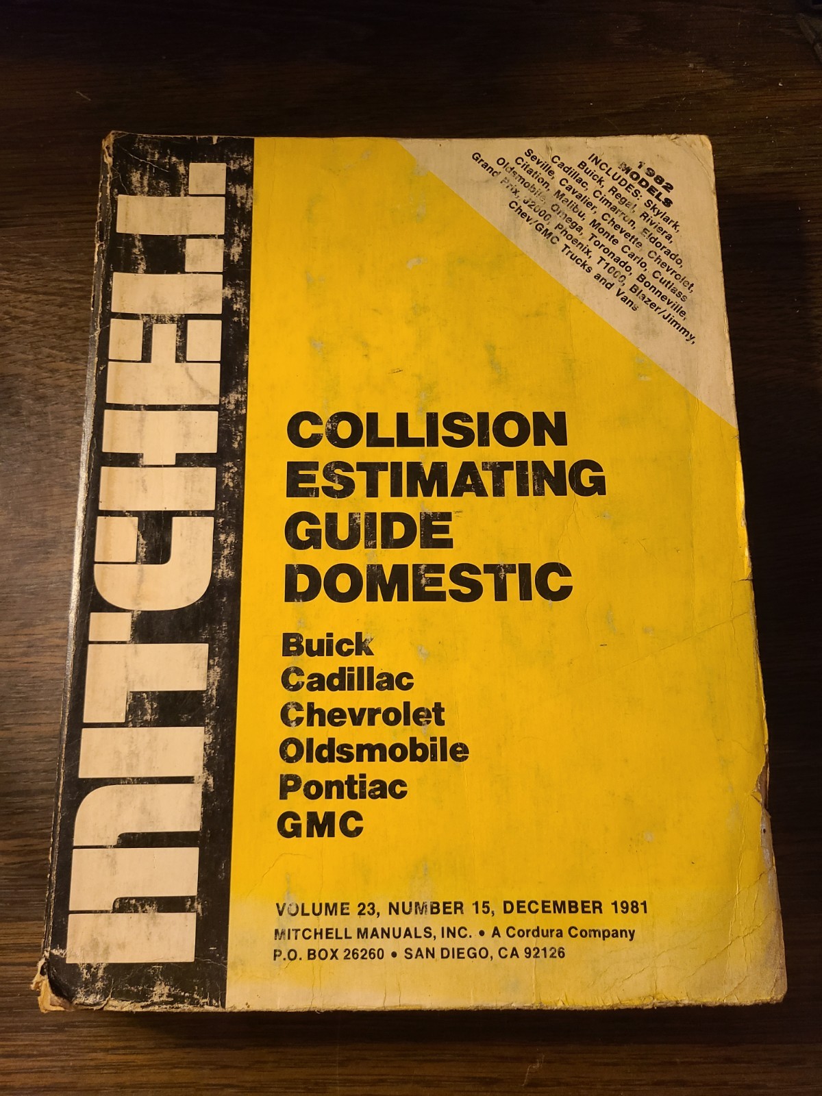 VINTAGE 1981 GM MITCHELL COLLISION ESTIMATING GUIDE BOOK MANUAL REPAIR SERVICE