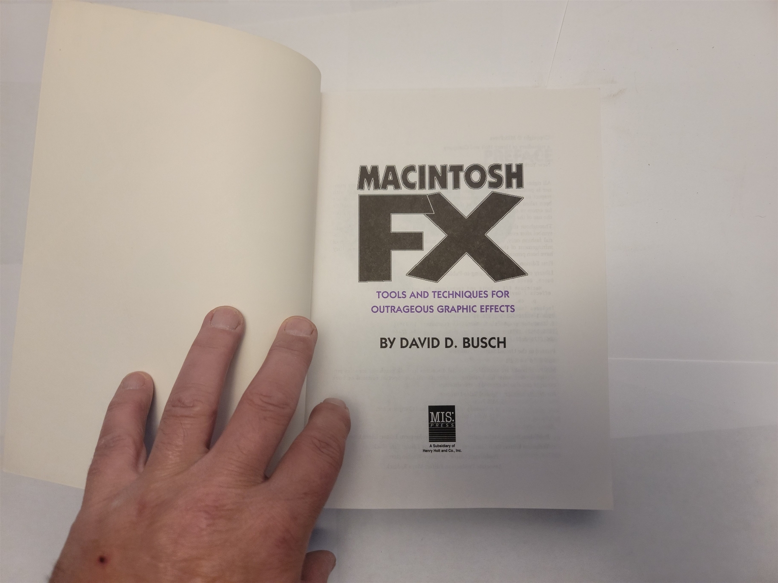 Macintosh FX : Tools and Techniques For Graphics, David Busch w/ CD