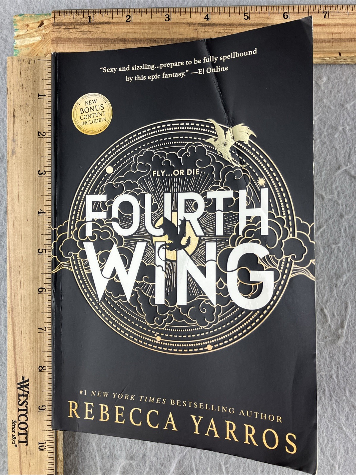 Fourth Wing (Special Edition First Edition Sprayed Edges + Bonus Chapter) OOP