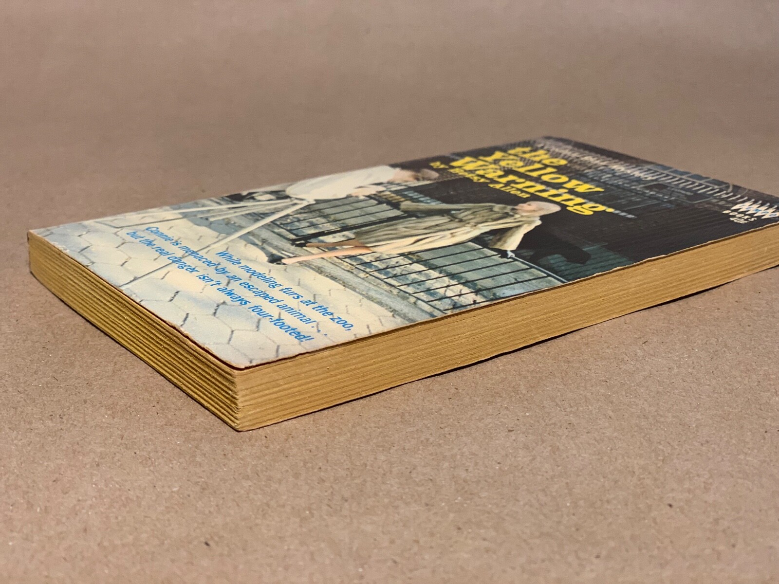 The Yellow Warning: A Connie Blair Mystery by Betsy Allen / Tempo Books (1966)