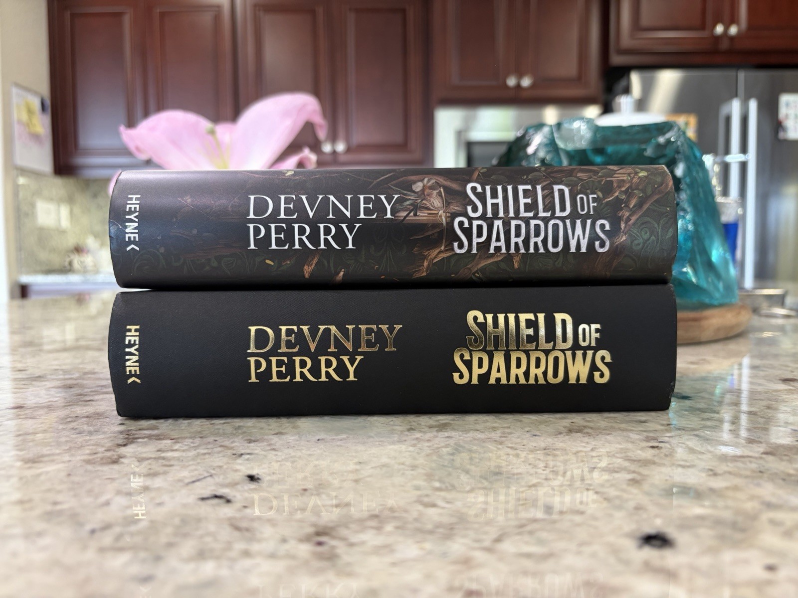 Shield of Sparrows by Devney Perry (German SPECIAL EDITION)