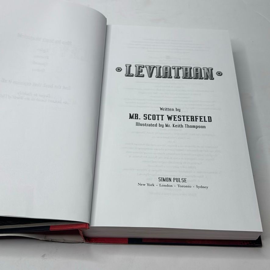 Simon Pulse Leviathan Scott Westerfeld Hardcover – Very Good