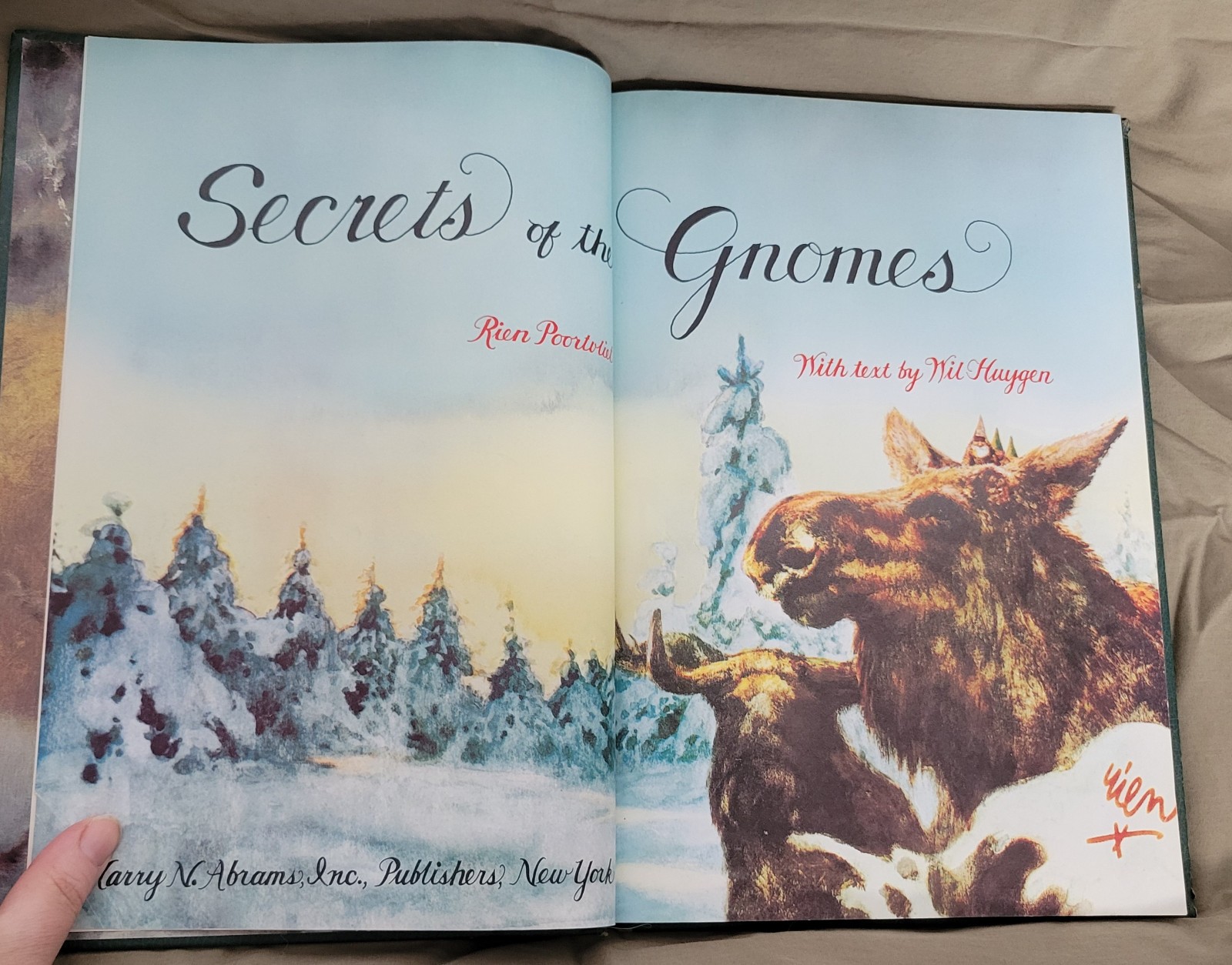 Secrets of the Gnomes by Rien Poortvliet and Wil Huygen (1982, Hardcover)