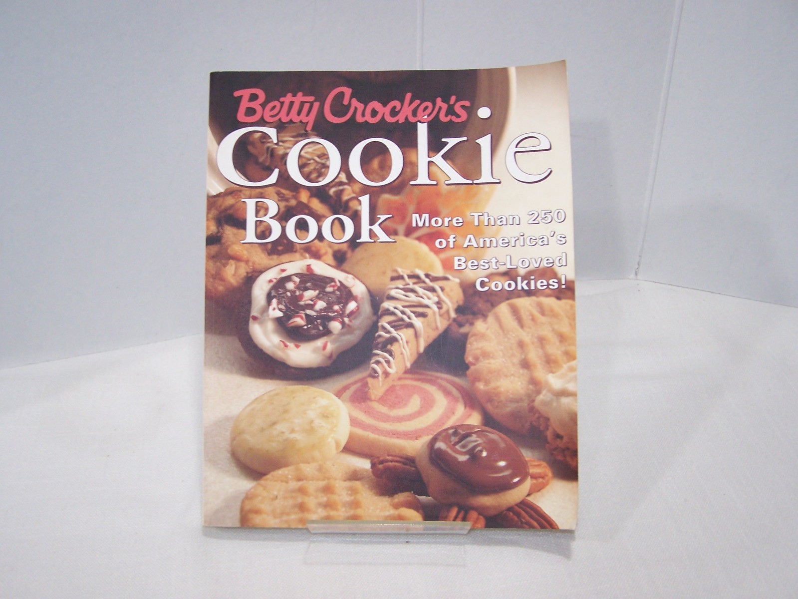 Betty Crockers Cookie Book Cookbook 1st Edition 1999 Macmillian Excellent