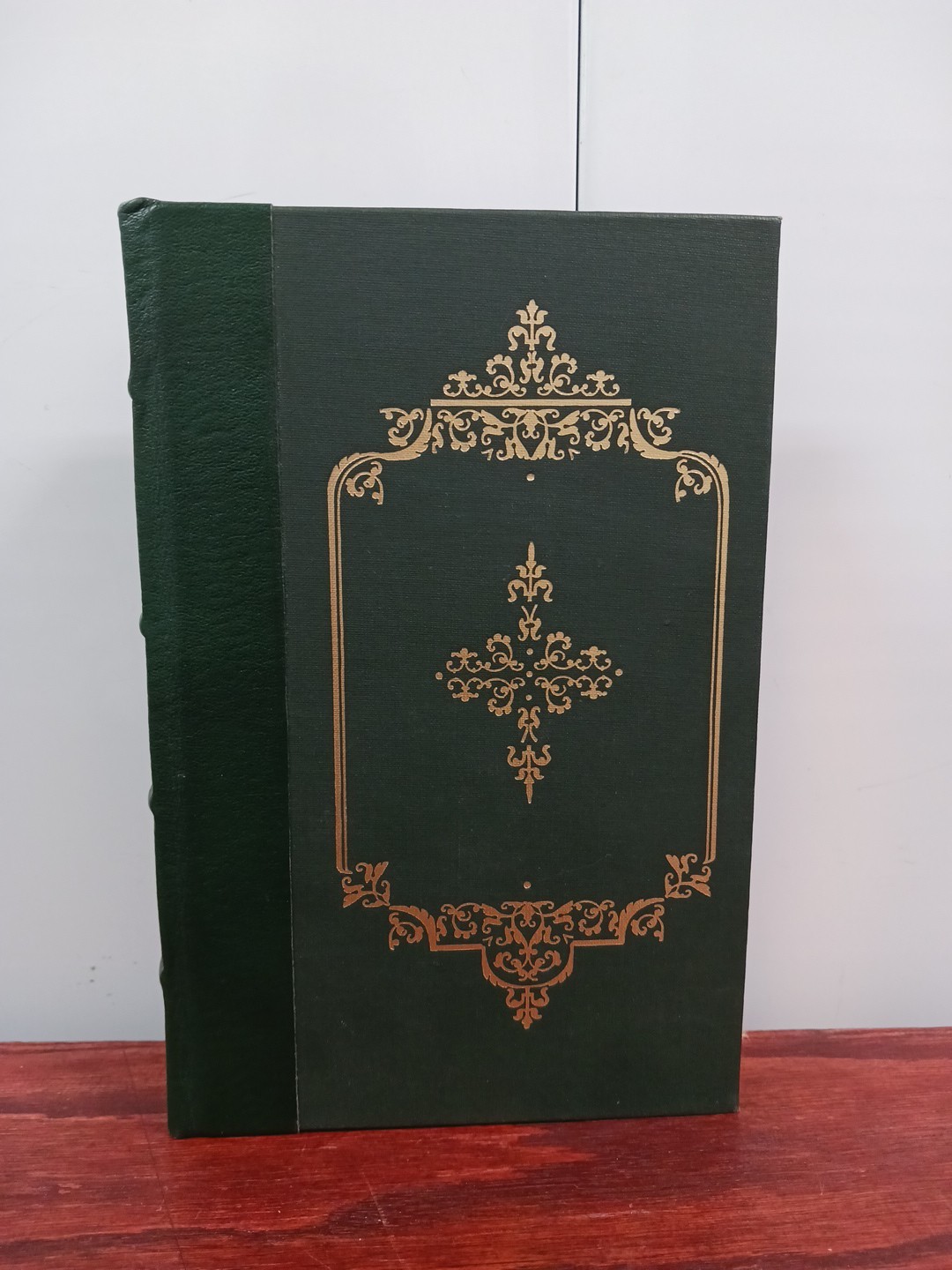 The Trials of Oscar Wilde by H. Montgomery Hyde Notable Trials Library 1989 Gold