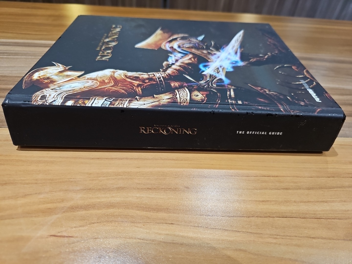 Kingdoms of Amalur: Reckoning Official Harcover Guide by Future Press See Pics