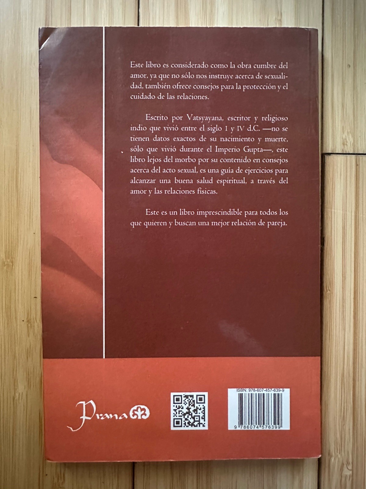 KAMA SUTRA [Spanish] Mallanaga Vatsyayana (2017) translated by Martha Baranga
