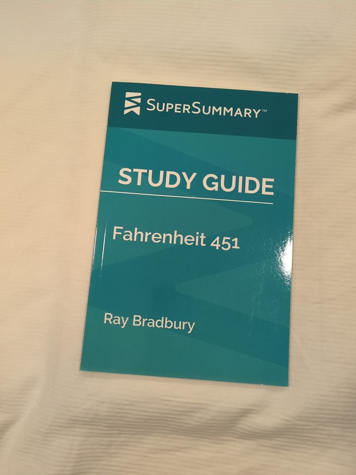 Study Guide: Fahrenheit 451 by Ray Bradbury (Supersummary) -LN