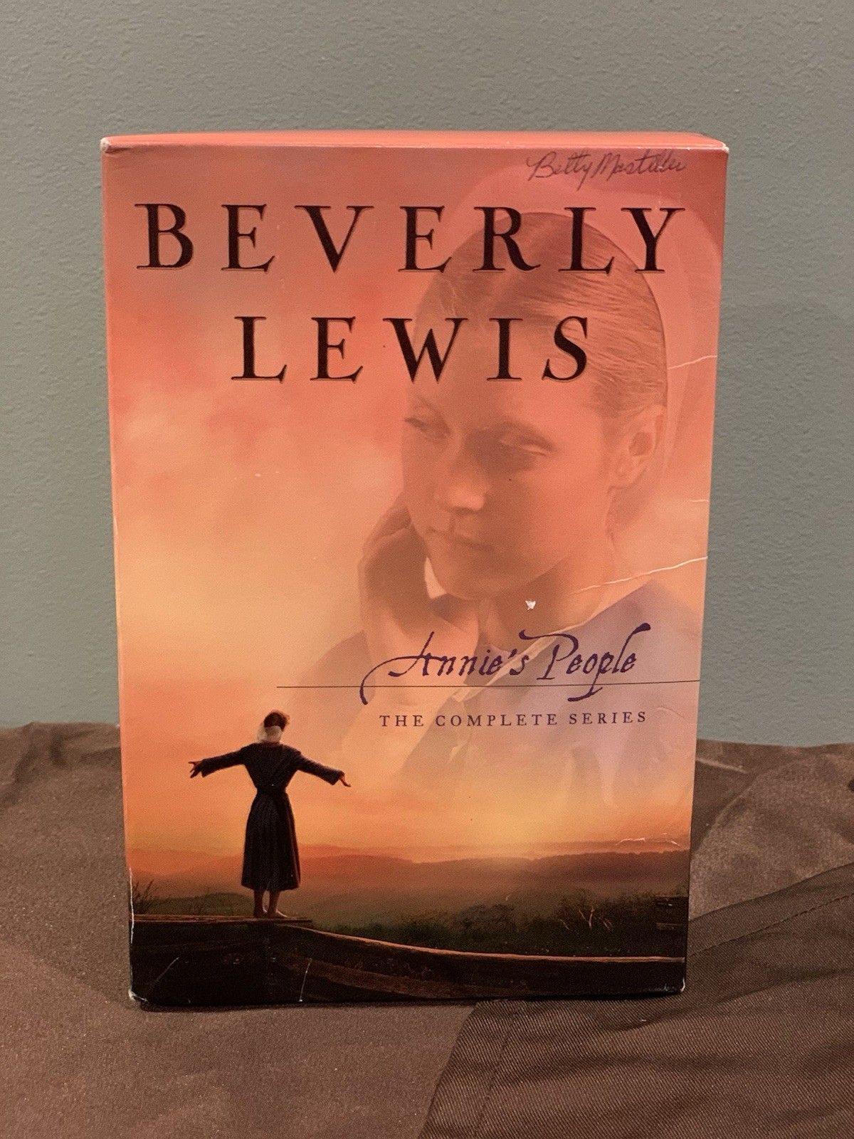 Beverly Lewis – Annie’s People Three Novels In One Volume.
