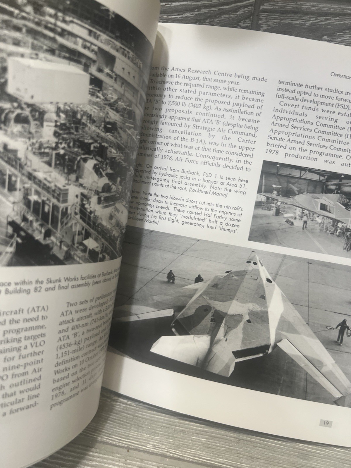 F-117 Nighthawk Paperback Crickmore Plane Military Photographs History