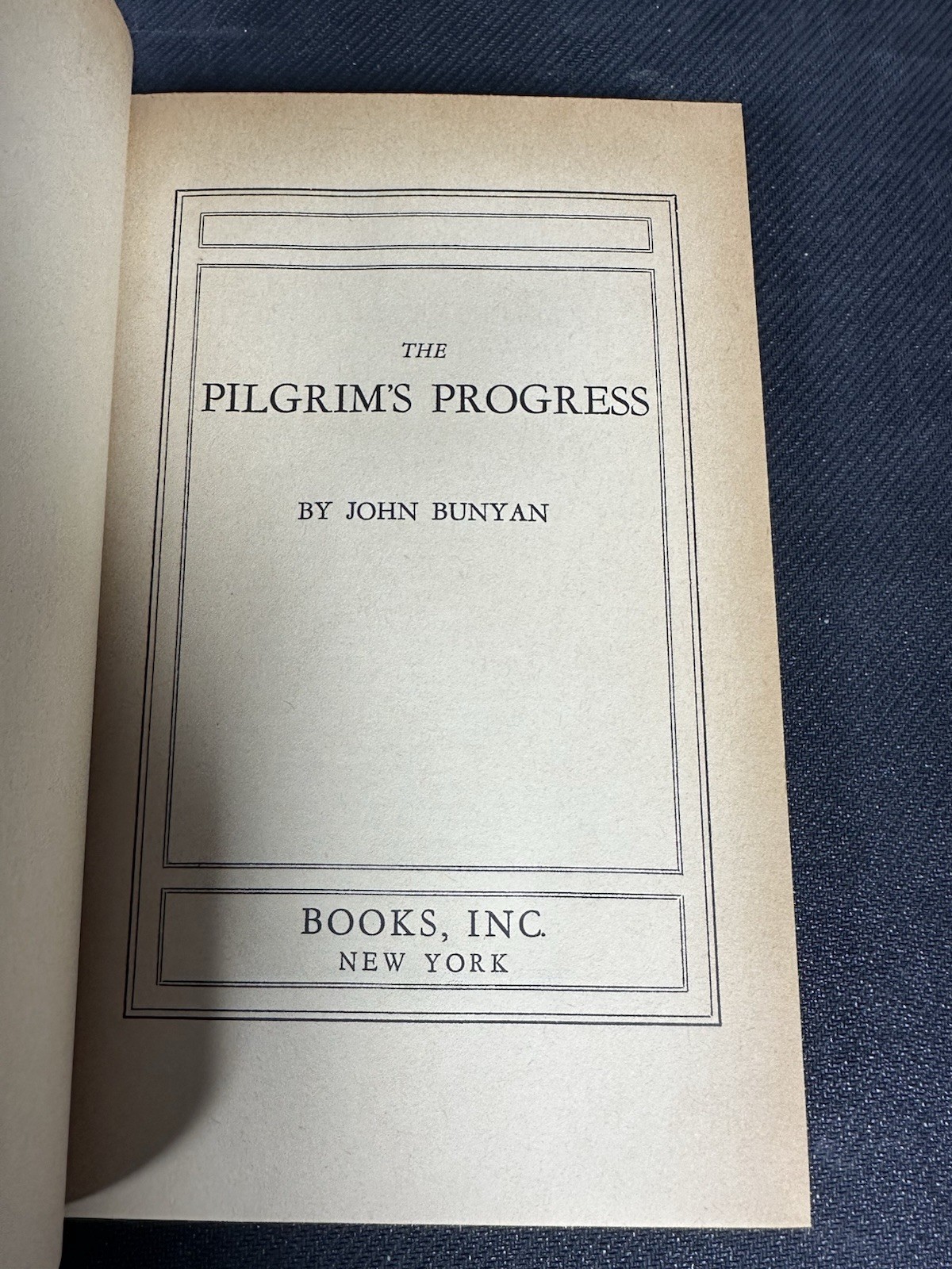Pilgrim’s Progress by John Bunyan HC NO PRINT DATE 390 Pages