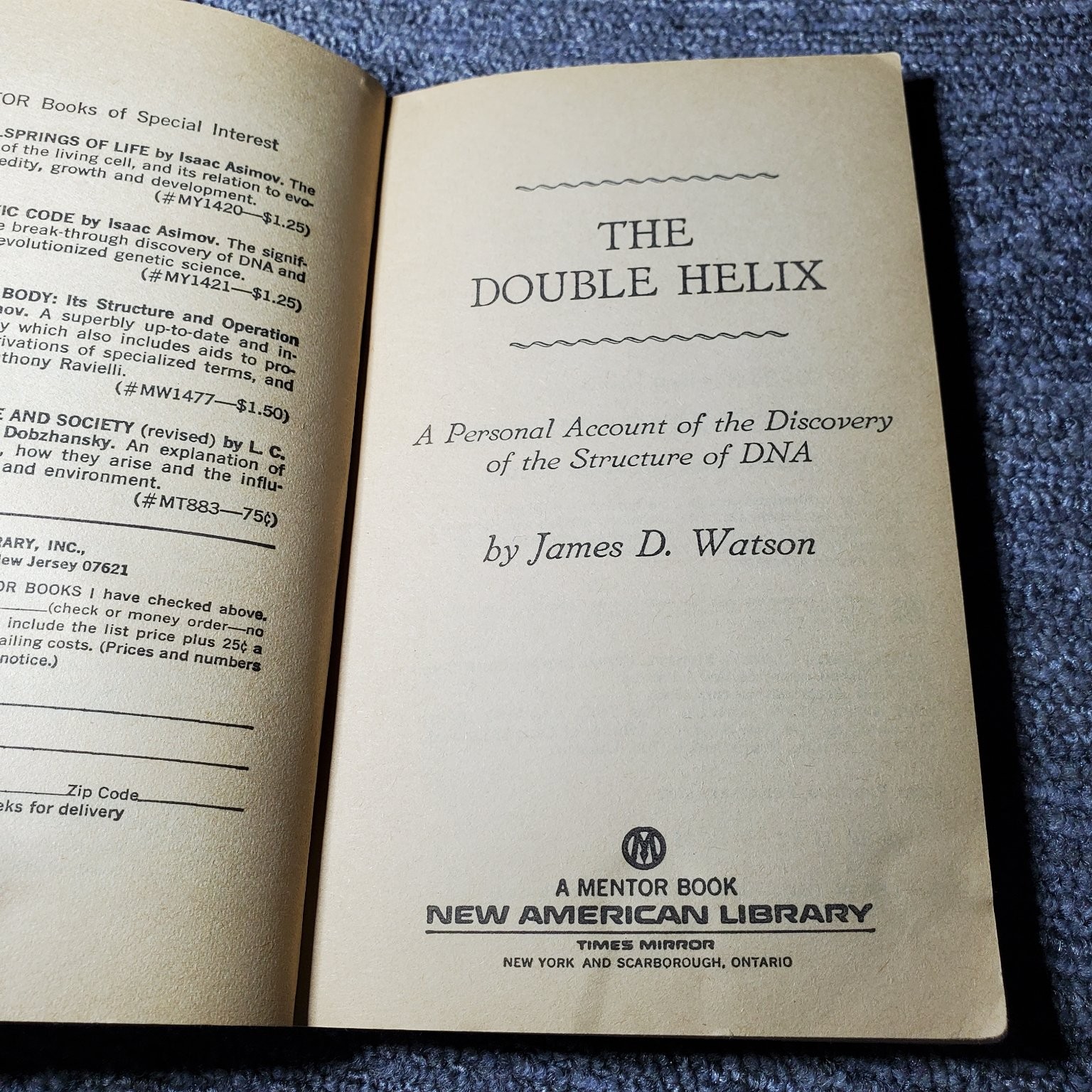The Double Helix James D. Watson 1969 DNA Science Mentor Paperback Book