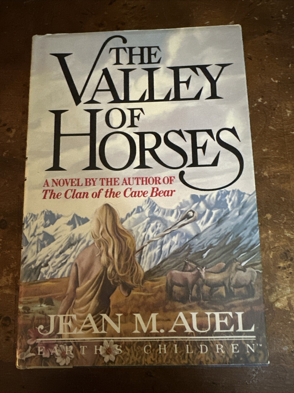 The Valley Of The Horses: Earth’s Children Ser.: by Jean M. Auel 1982 HC *Mint*