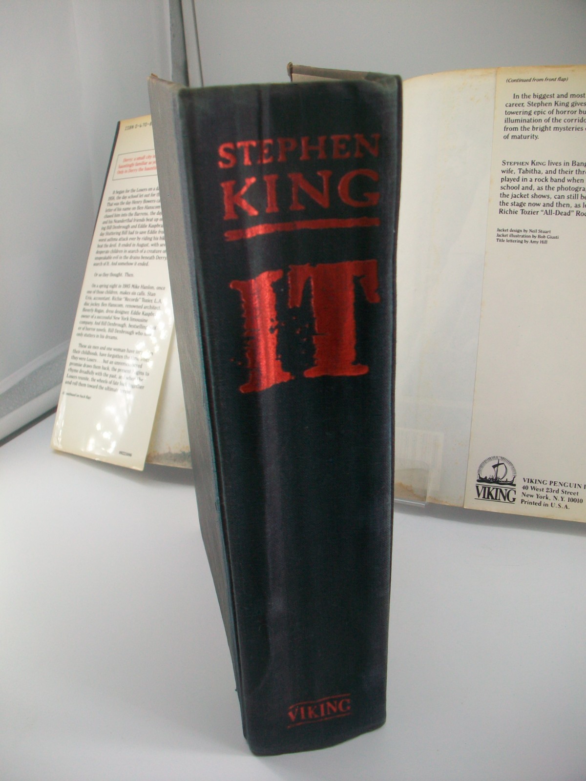 It – Stephen King 1986, Hardcover. First Edition 22.85 Jacket Price. Good + Cond
