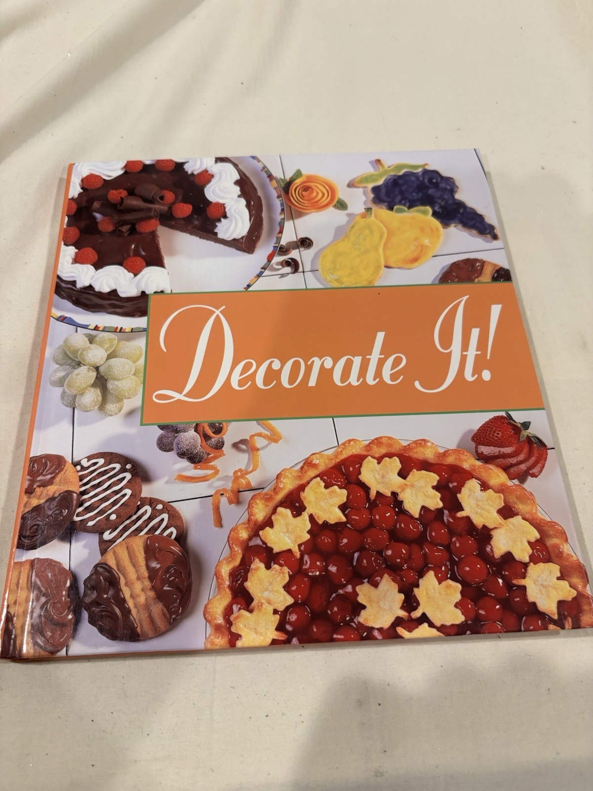 Decorate It! – Books 142 Pages