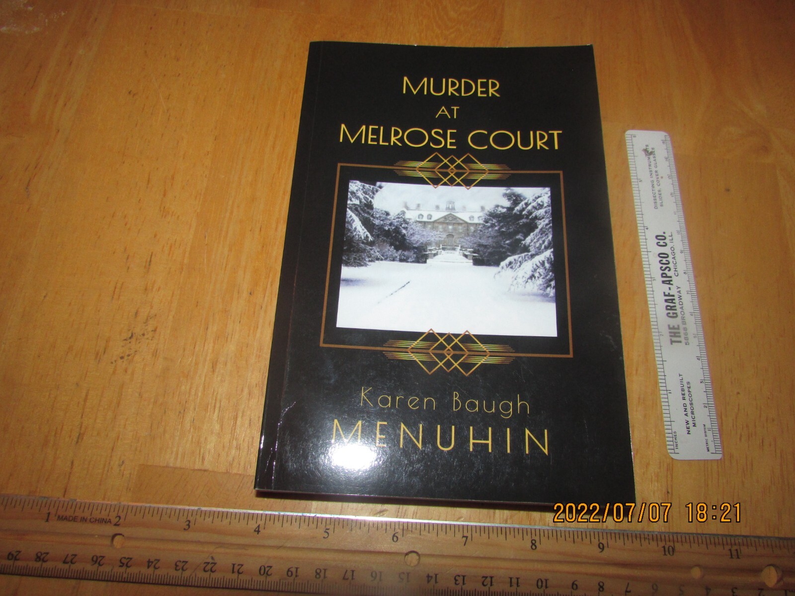 Murder at Melrose Court by Karen Baugh Menuhin (2018, Trade Paperback)