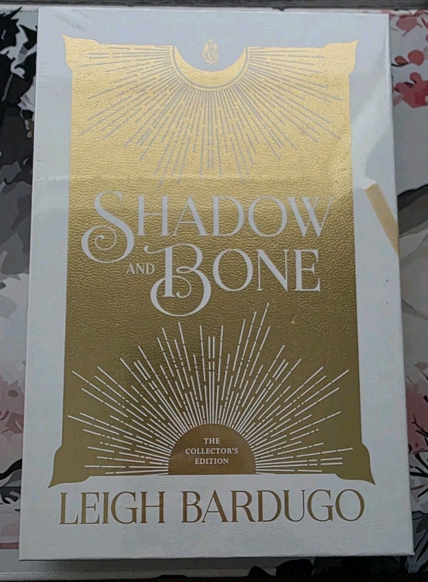 Shadow and Bone: the Collector’s Edition by Leigh Bardugo (Hardcover) Sealed