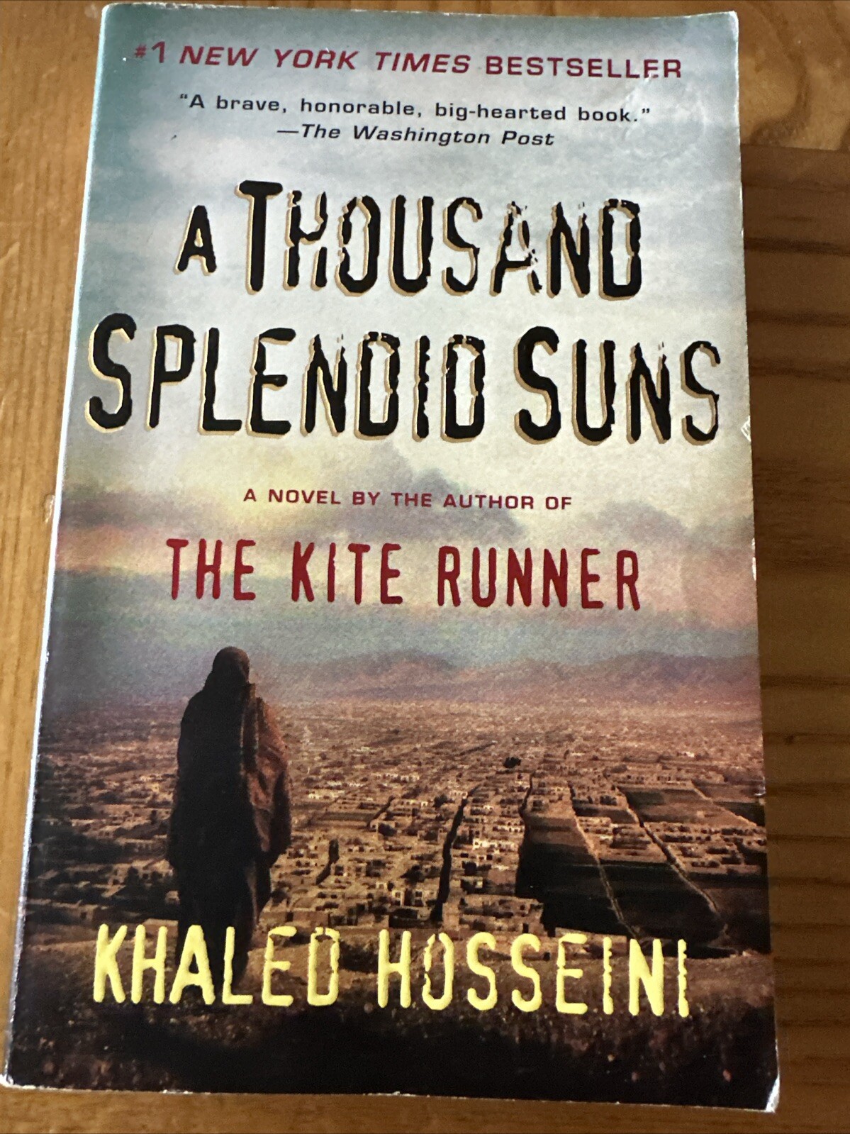 A Thousand Splendid Suns by Khaled Hosseini – Paperback – VERY GOOD