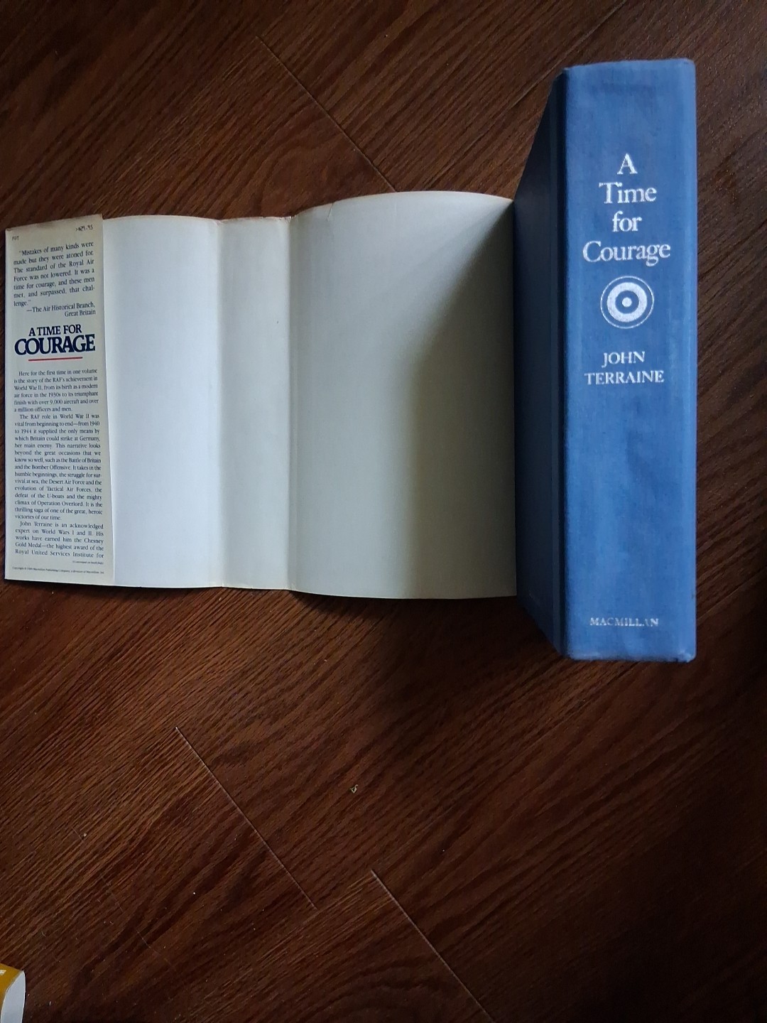 A Time for Courage: Royal Air Force in the European War, 1939-1945, HB/DJ,VG ❤