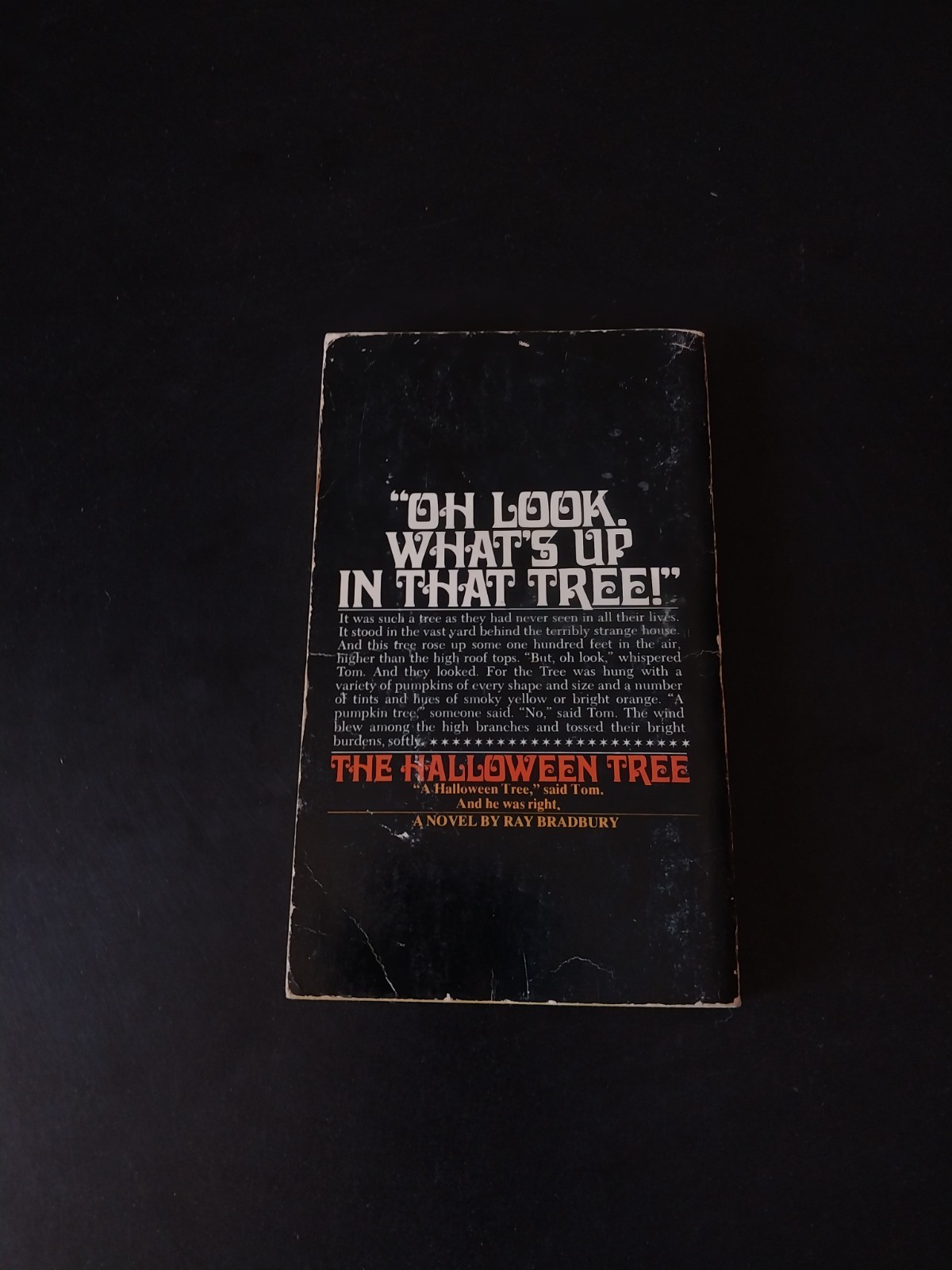 Ray Bradbury – The Halloween Tree – Bantam Books 7th printing 1979