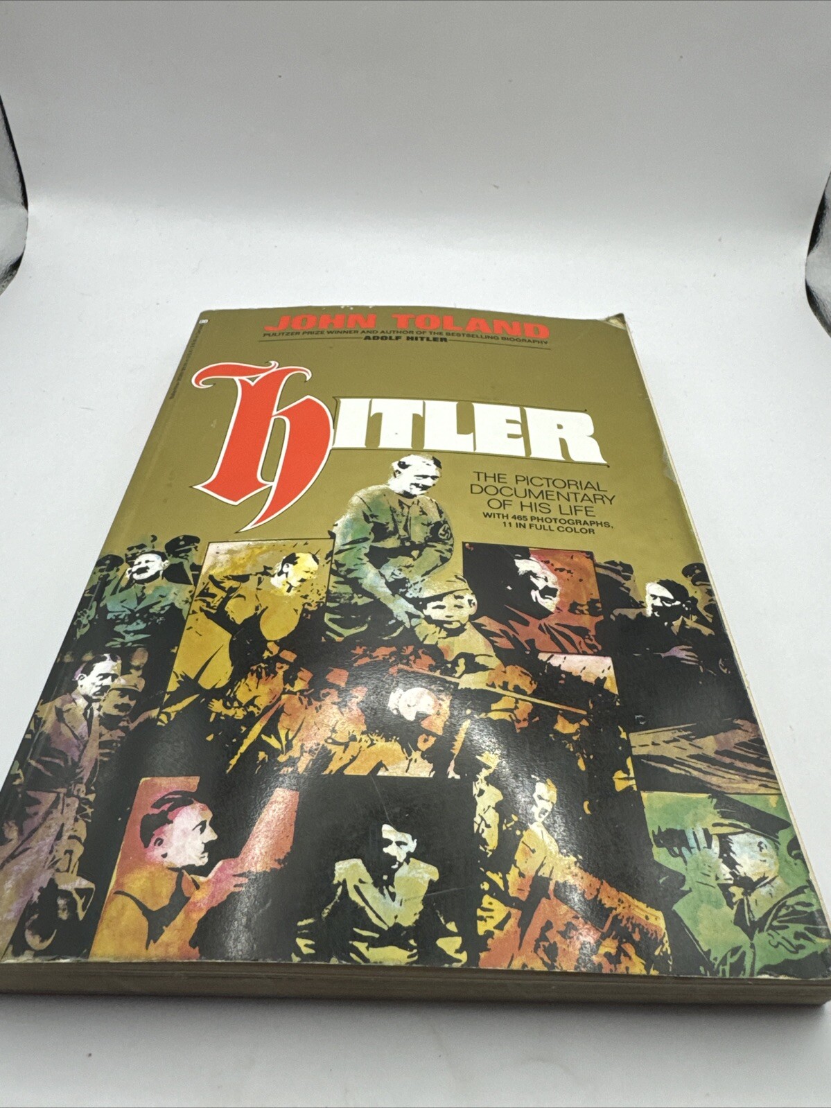 Hitler The Pictorial Documentary of His Life – John Toland Paperback E8