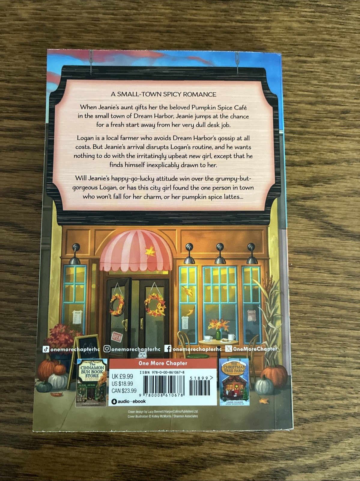 Pumpkin Spice Café (Dream Harbor, Book 1) by Laurie Gilmore (2023, Uk-B…
