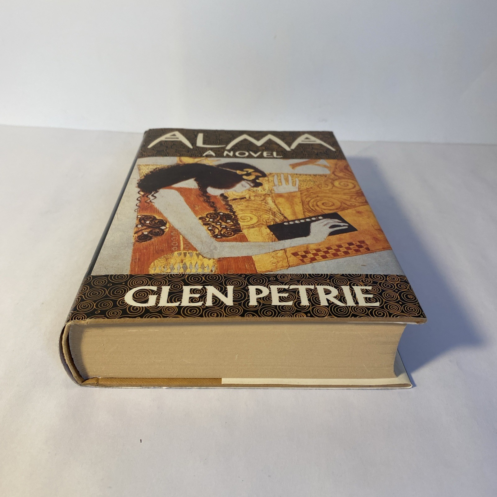 Glen Petrie ALMA Weidenfeld and Nicolsen 1989 HC/DJ First Edition