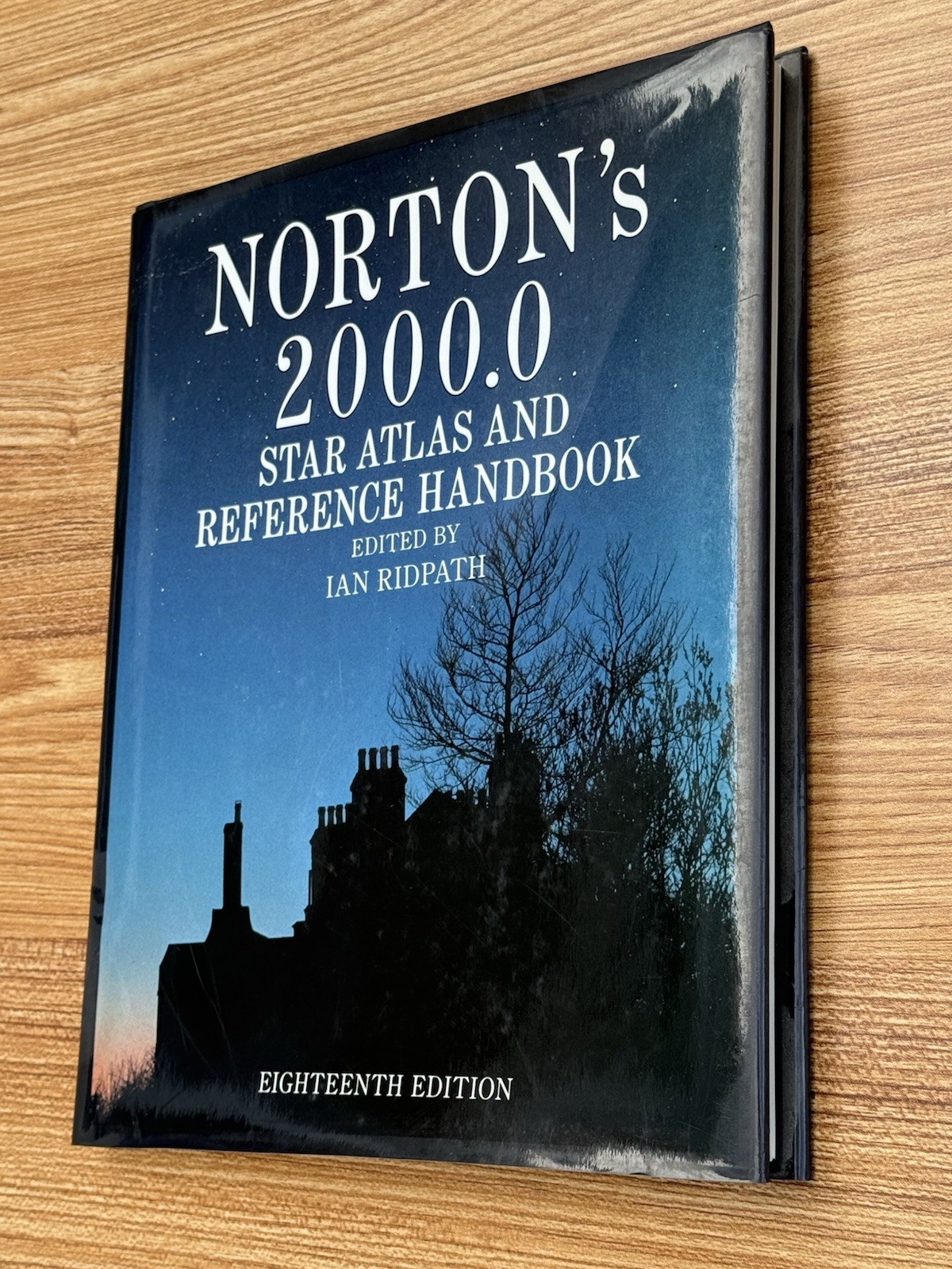 Norton’s 2000.0 Star Atlas & Reference Handbook 18th Ridpath 1989 HC Vintage