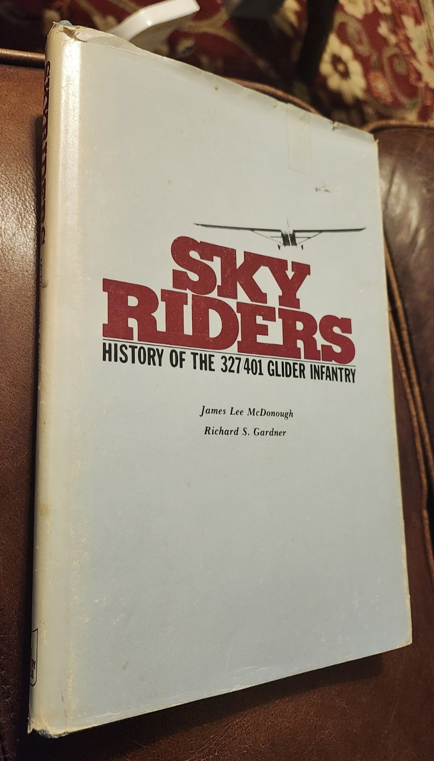 WWII, Skyriders, History of the 327/401 Glider Infantry, 1st, HBDJ, 1980, Illus