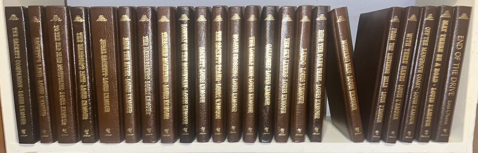 L’Amour Collection Complete Set 130 Books GENUINE LEATHER Ed. Not Leatherette