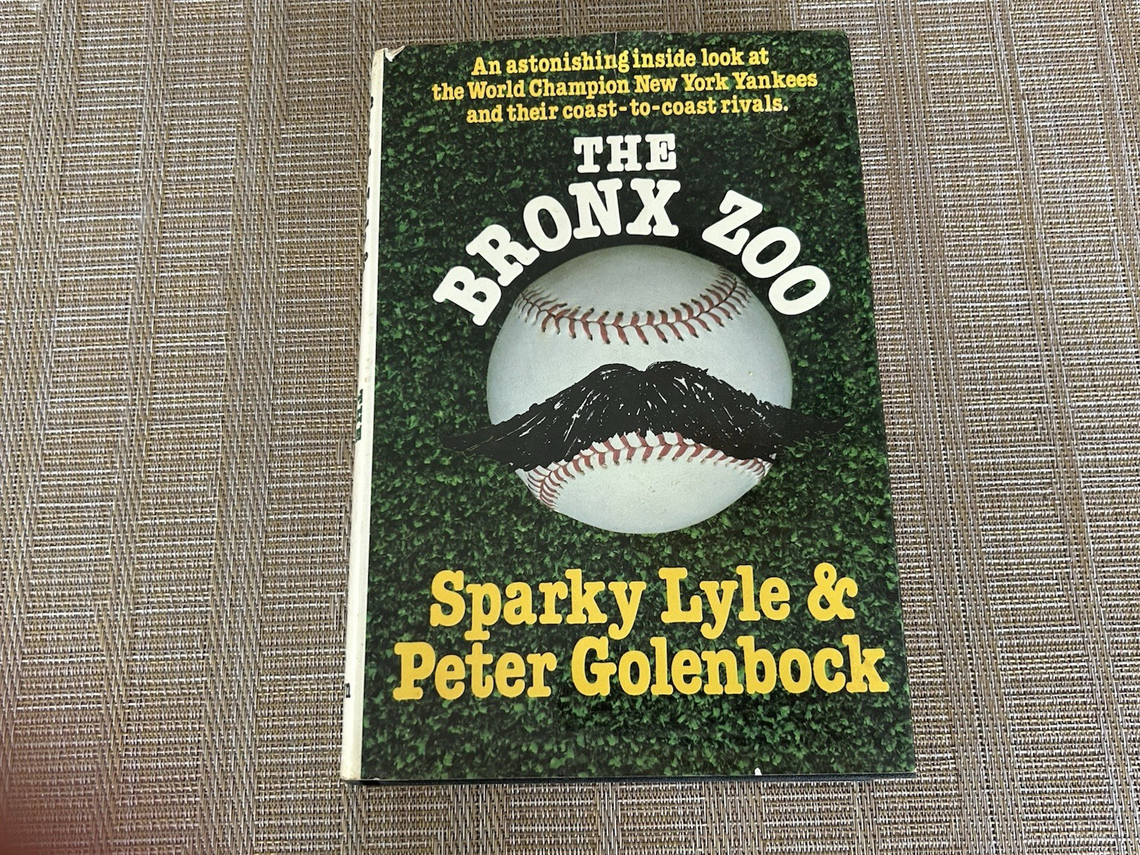 Sparky Lyle SIGNED in Person – The Bronx Zoo by Lyle and Golenbock
