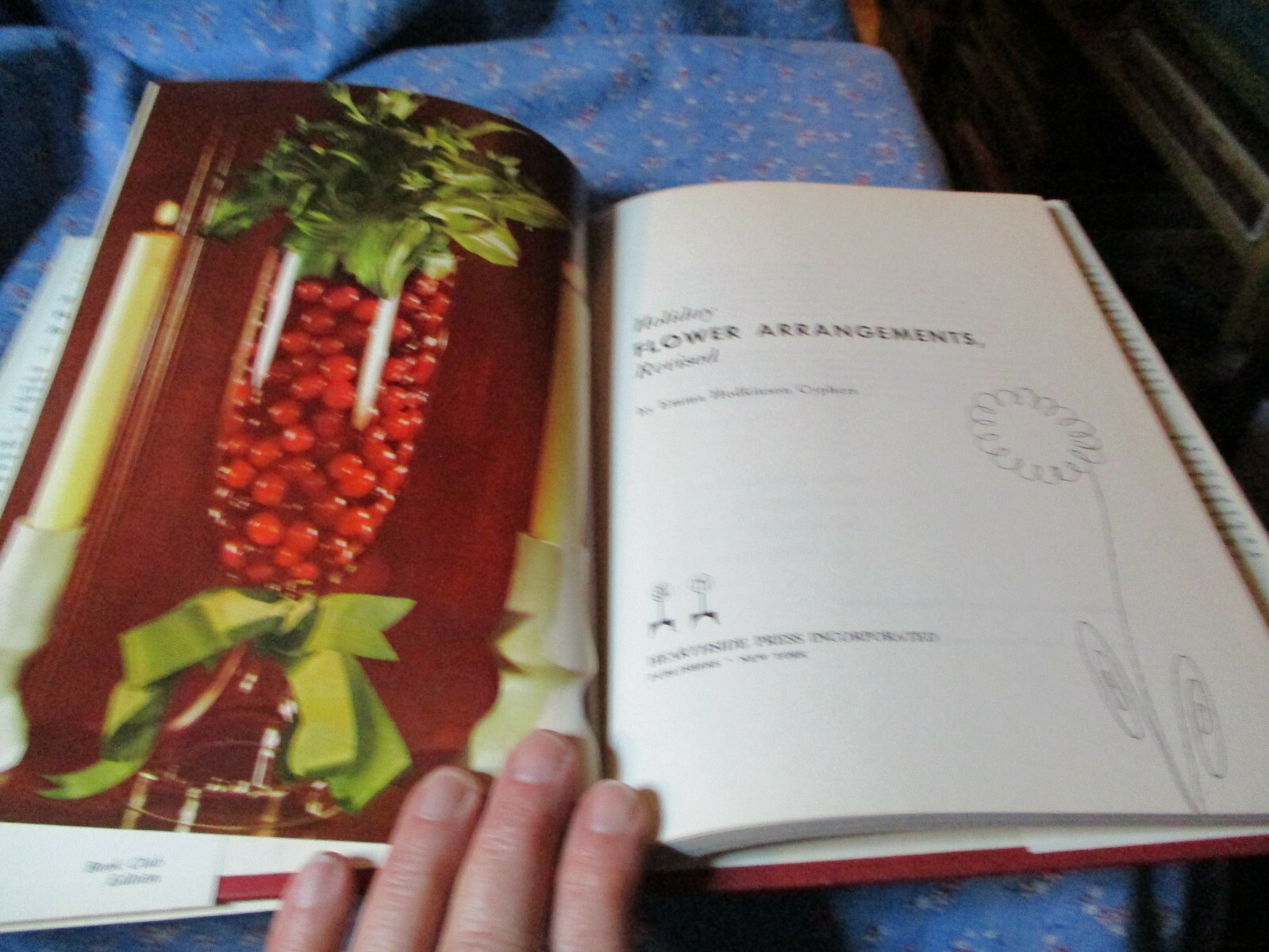 Book Holiday Flower Arrangements Revised Emma Hodkinson Cyphers BCE 129 Pages