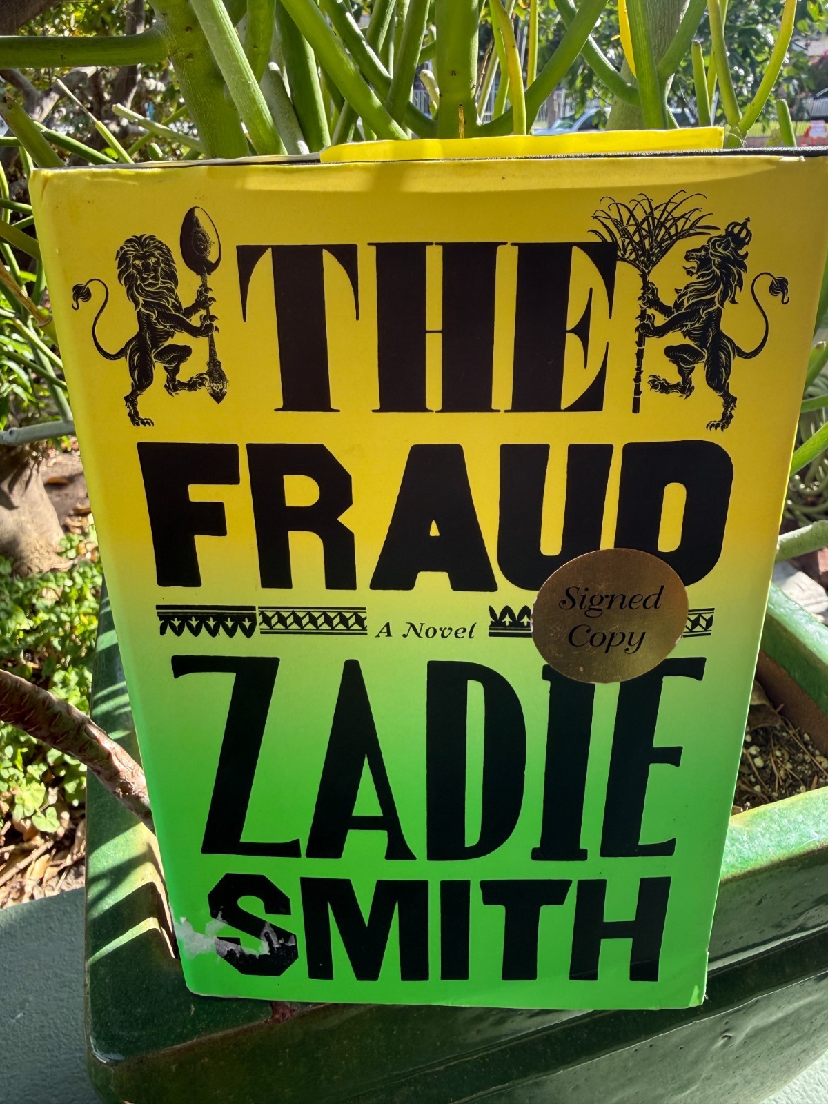 SIGNED BY AUTHOR – THE FRAUD by Zadie Smith| Hardcover 2023 – Pre-Owned