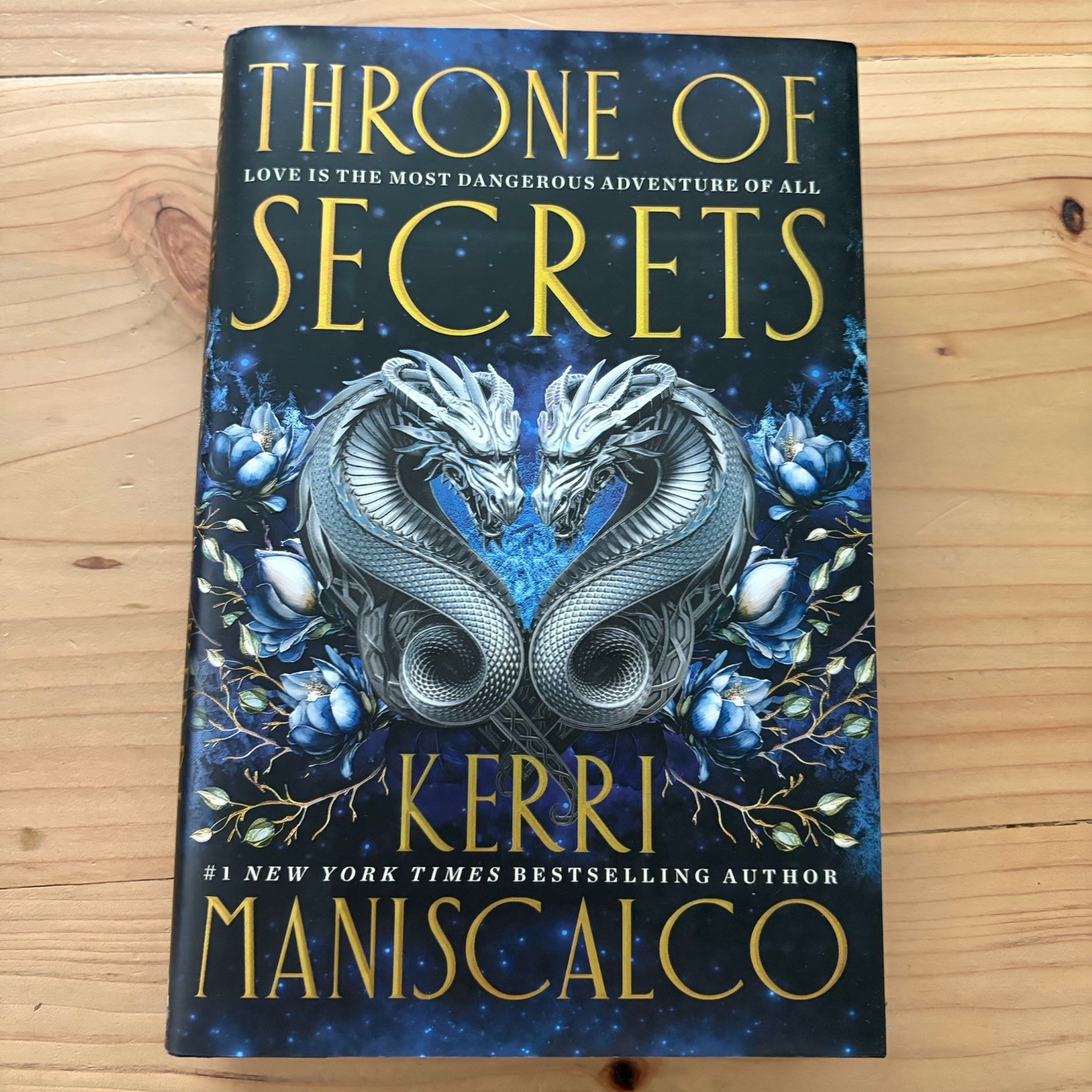 Throne Of Secrets (Waterstones Edition) – Kerri Maniscalco – Hardcover